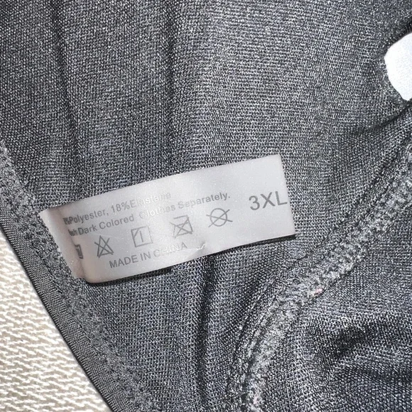 SHEIN Swim Curve Plus Solid Belted One Piece Swimsuit - Picture 4 of 5